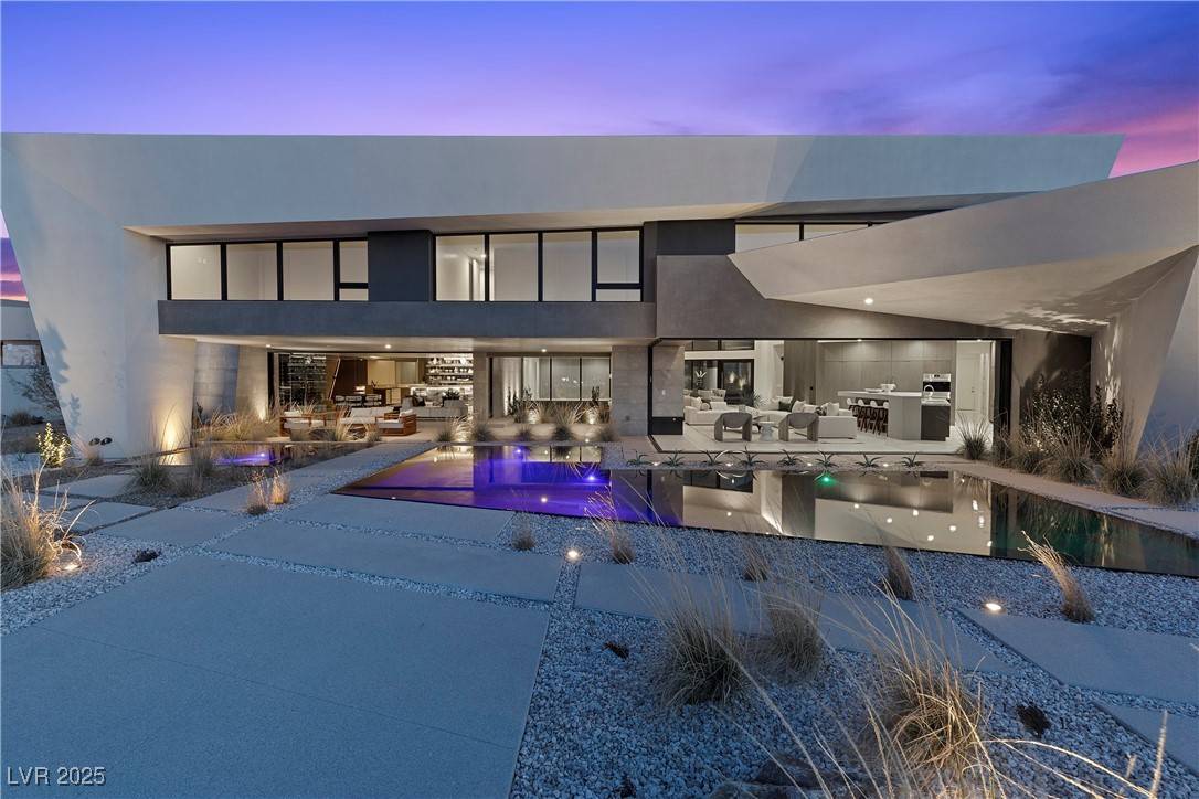 Henderson, NV 89012,8 Chisel Crest CT