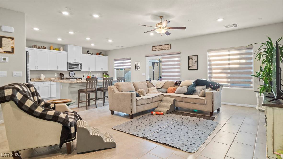 Henderson, NV 89011,333 Canary Song DR