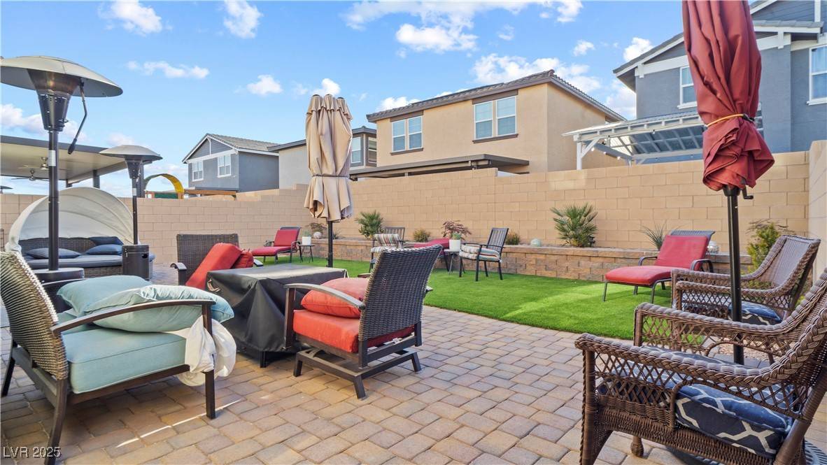 Henderson, NV 89011,333 Canary Song DR