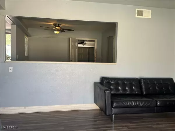 Las Vegas, NV 89102,4504 Cinderella LN