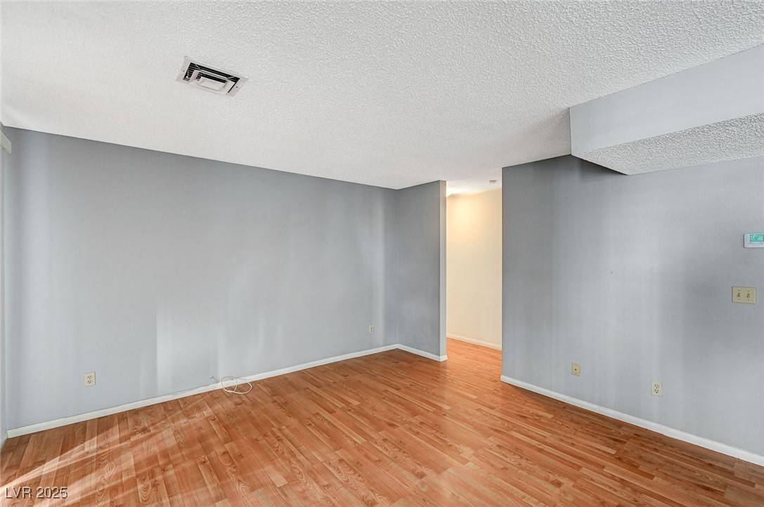 Las Vegas, NV 89103,4718 Nara Vista WAY #101