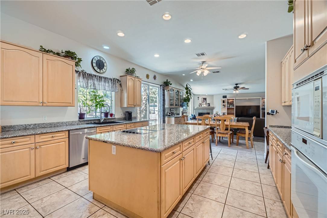 Las Vegas, NV 89117,1831 Rosemere CT