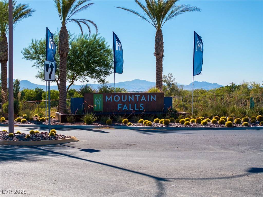 Pahrump, NV 89061,5698 Hoptree DR #1