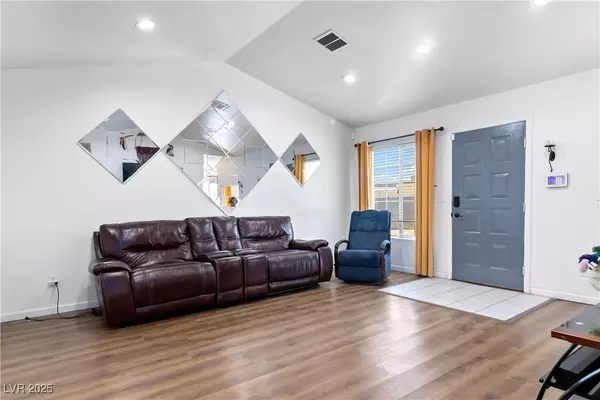 Las Vegas, NV 89122,5375 Angler CIR #101