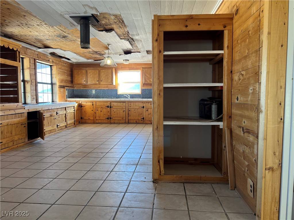 Pahrump, NV 89060,2410 Balzar ST