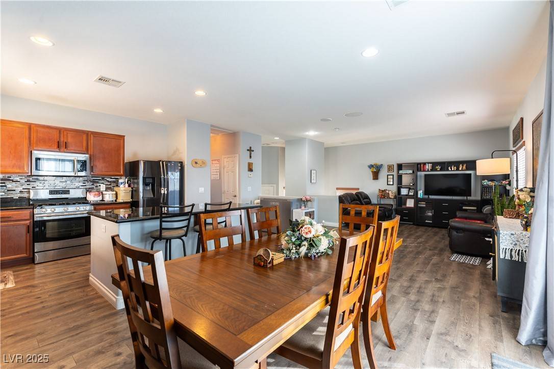 Las Vegas, NV 89166,10745 Leatherstocking AVE