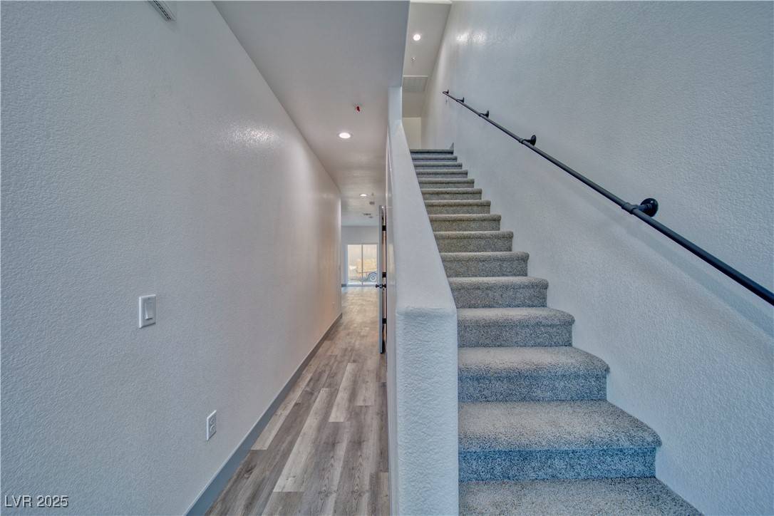 Pahrump, NV 89048,382 E Erin ST #2