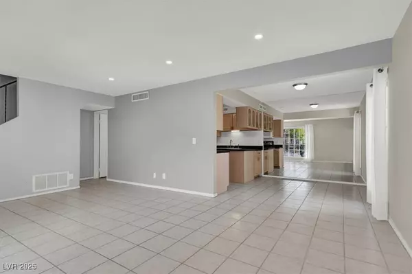 Las Vegas, NV 89109,3157 Pinehurst DR #B