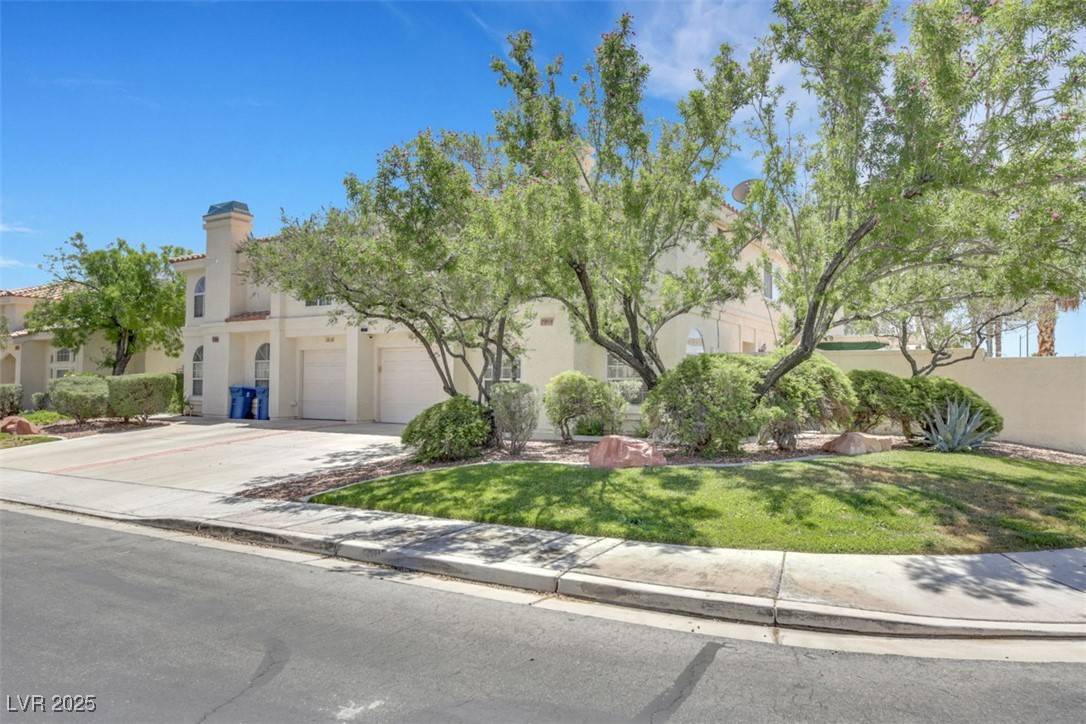 Las Vegas, NV 89147,7989 Lisa Dawn AVE