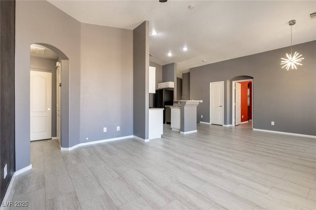 Las Vegas, NV 89122,6493 Za Zu Pitts AVE #101