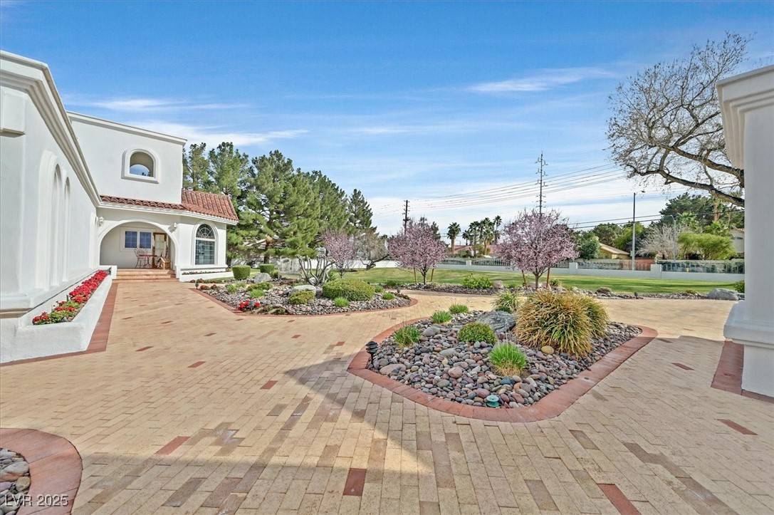Las Vegas, NV 89120,3938 E Russell RD