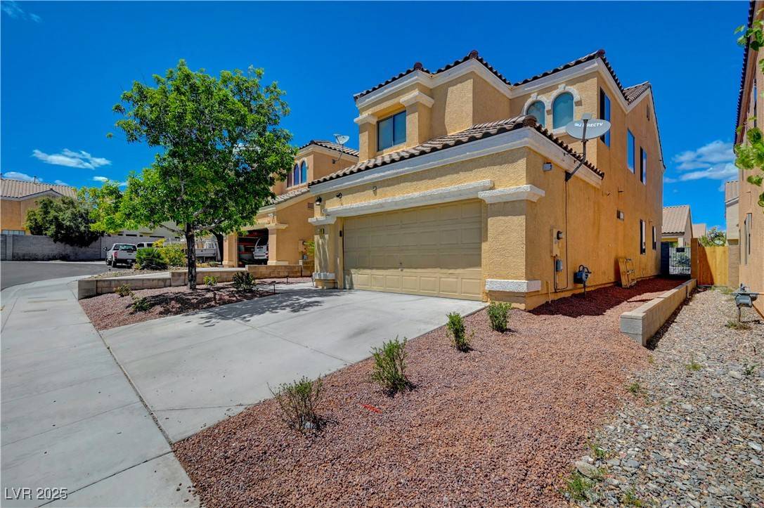 9012 Old River AVE, Las Vegas, NV 89149