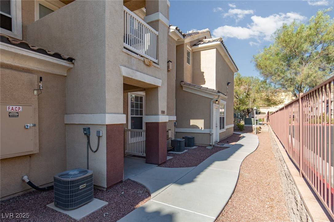 North Las Vegas, NV 89031,5855 Valley DR #1107