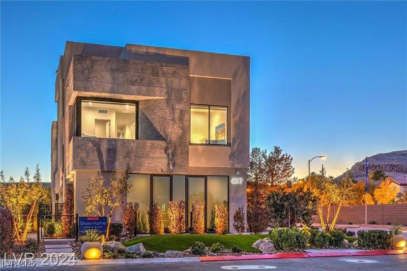 4077 Heron Fairway DR, Las Vegas, NV 89141