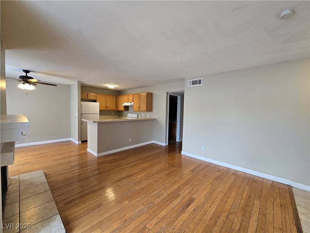 Las Vegas, NV 89142,2972 Juniper Hills #201