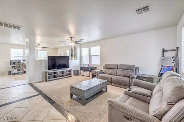 North Las Vegas, NV 89084,6736 Sugarbird CT