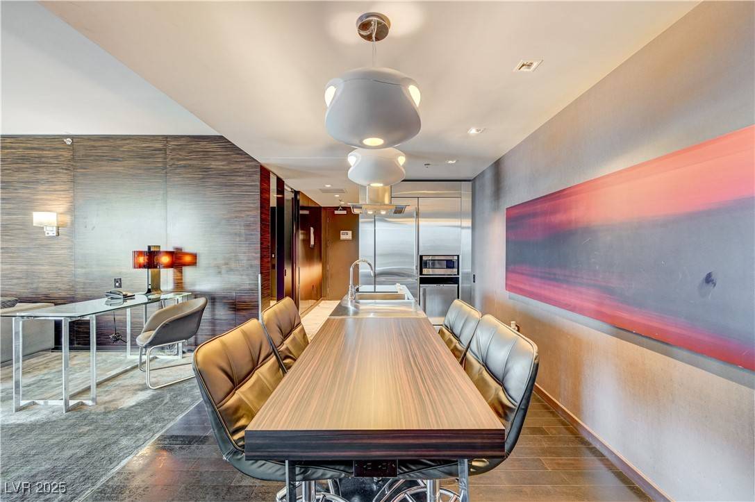 Las Vegas, NV 89103,4381 W Flamingo #2201