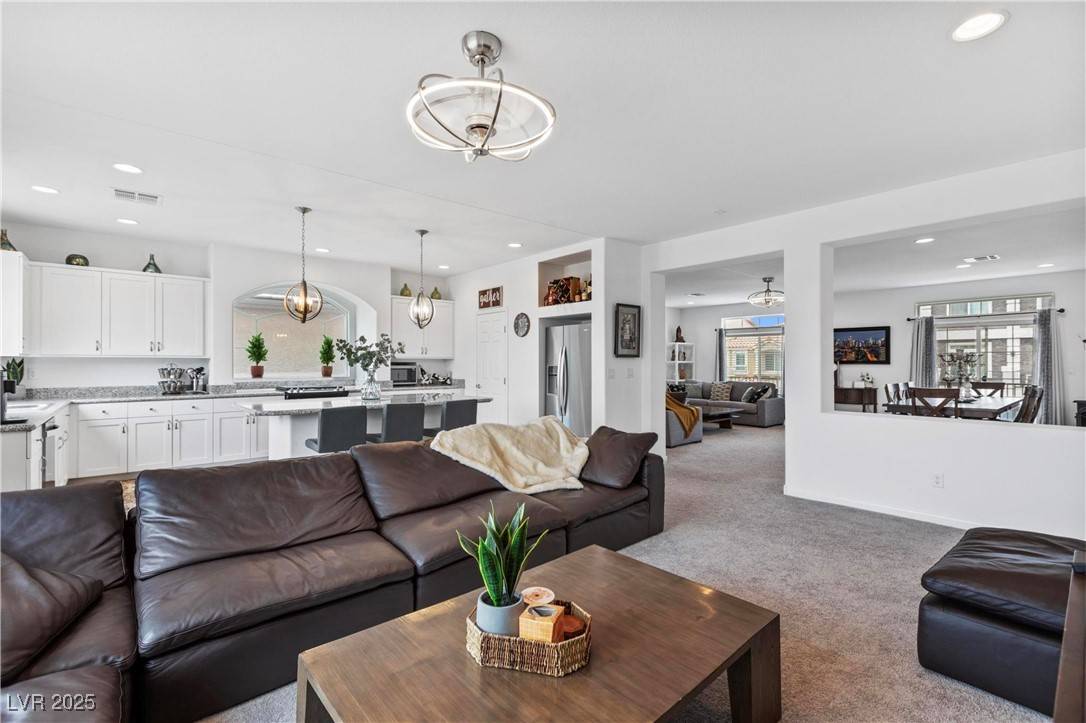 Las Vegas, NV 89141,6346 Rock Strm LN