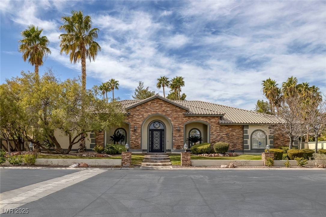 1901 Rosemere CT, Las Vegas, NV 89117