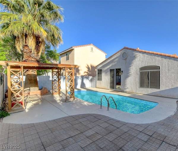 1004 Country Skies AVE, Las Vegas, NV 89123