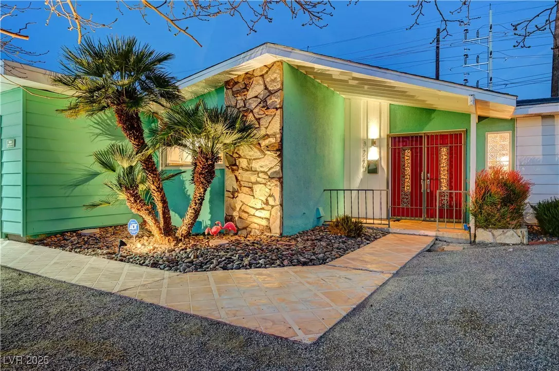 Las Vegas, NV 89169,3220 PAWNEE DR