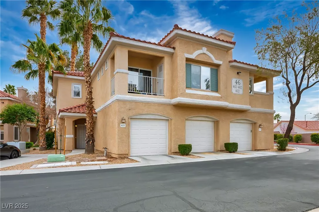 Henderson, NV 89012,251 S Green Valley Pkwy #4611