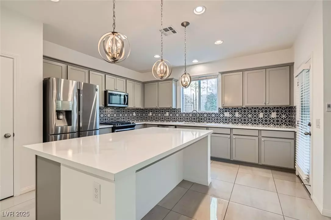 Las Vegas, NV 89166,8031 Tank Loop ST