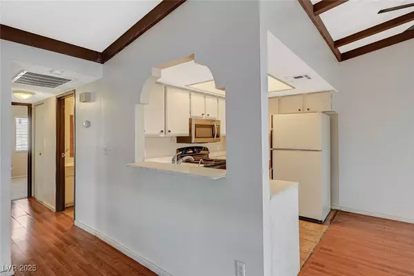 Las Vegas, NV 89102,4706 Obannon DR #C