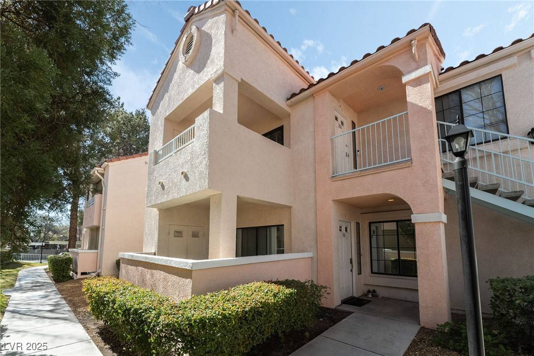 Las Vegas, NV 89103,4861 S Torrey Pines DR #106