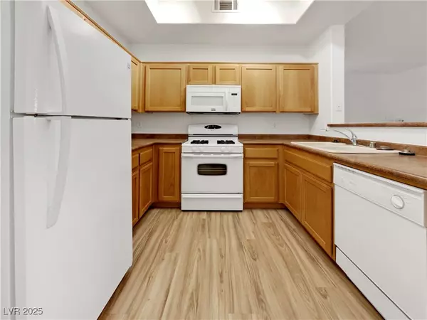 Las Vegas, NV 89113,8985 S Durango DR #1161