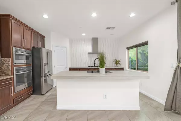 Henderson, NV 89014,780 Flowing Meadow DR