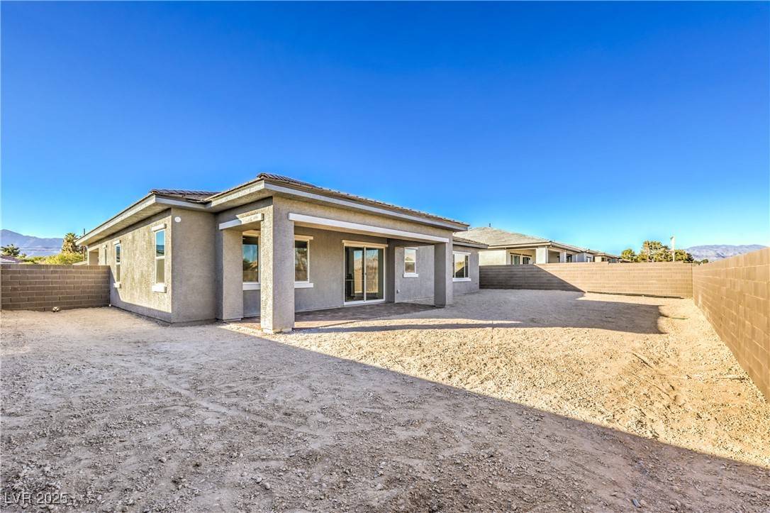 Las Vegas, NV 89149,5846 Slate Rock CT