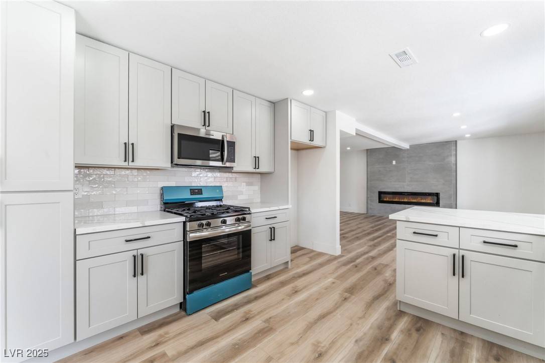 Las Vegas, NV 89128,1009 N Tenaya WAY