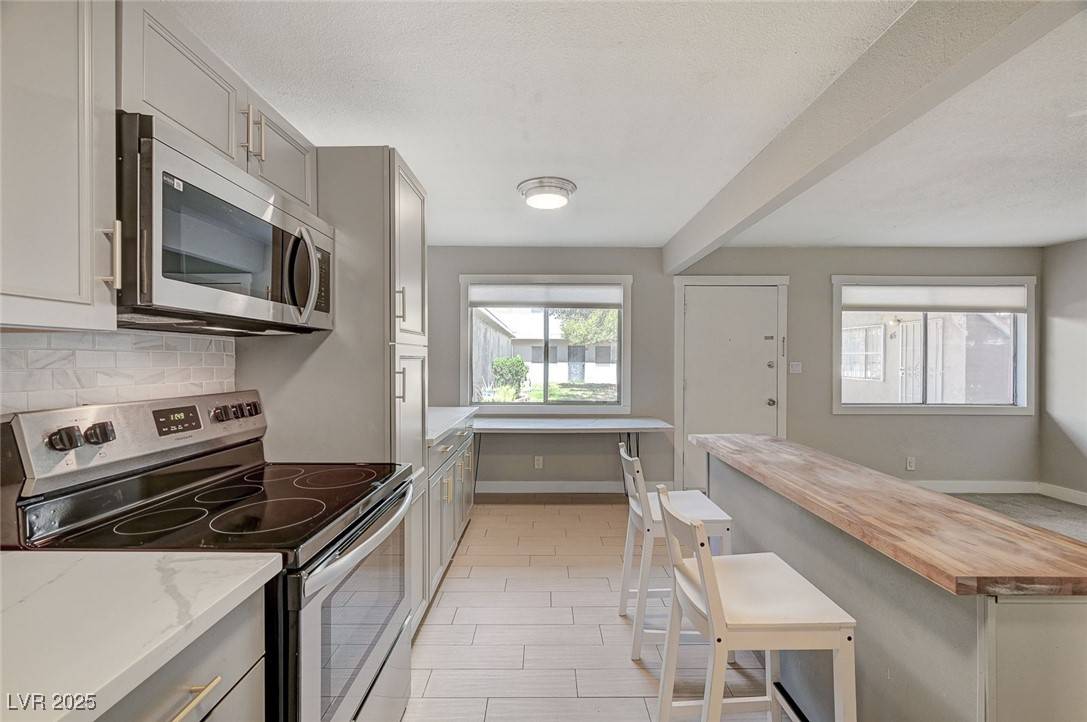 Las Vegas, NV 89107,304 Orland ST #38