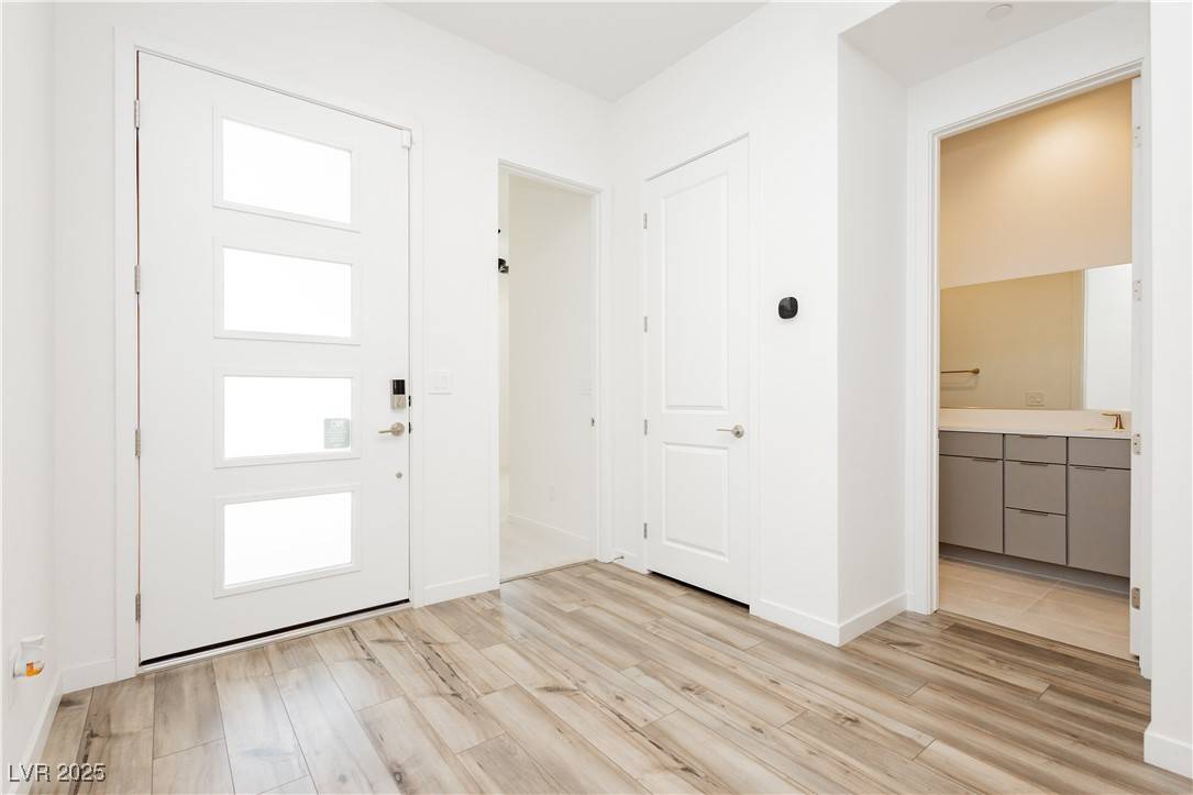 Henderson, NV 89011,856 Watford PL