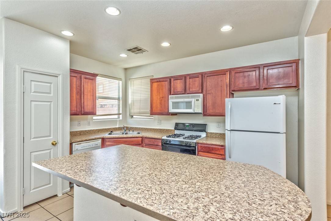 Las Vegas, NV 89115,3958 Blushing Hearts RD