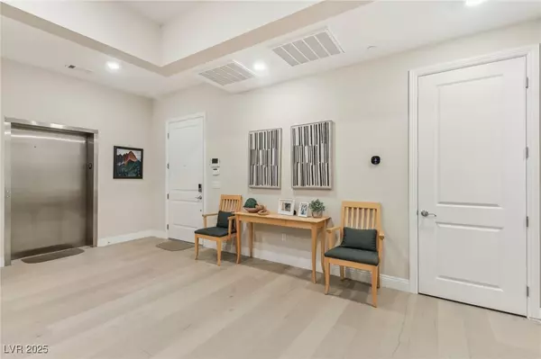 Las Vegas, NV 89144,9144 Las Manaitas AVE #201