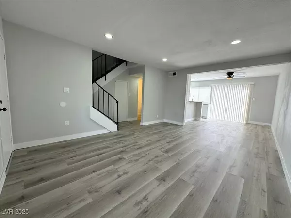 Las Vegas, NV 89103,6174 Meadowgrass LN
