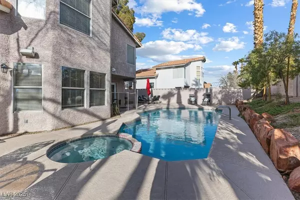8433 Honeywood CIR, Las Vegas, NV 89128