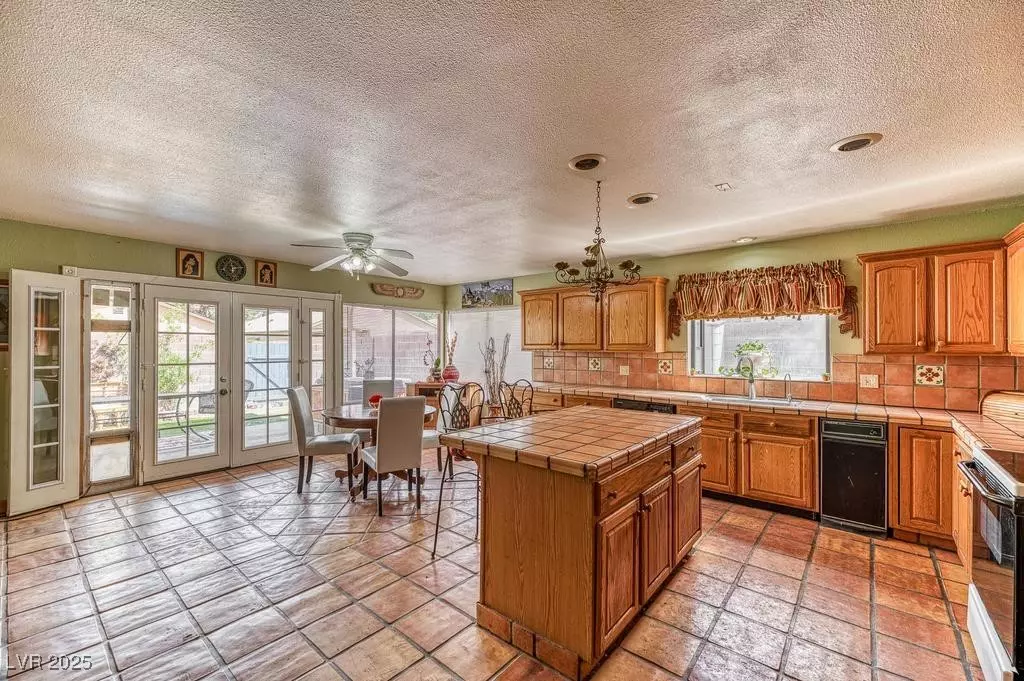 Las Vegas, NV 89121,4730 Mountain Valley RD