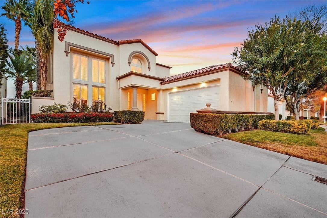 8390 Carmel Ridge CT, Las Vegas, NV 89113