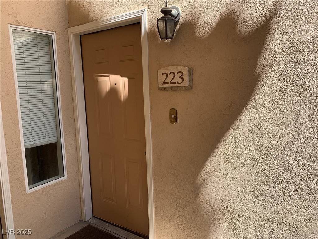 Henderson, NV 89014,2050 W Warm Springs RD #223