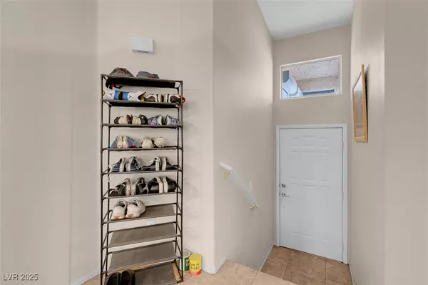 Las Vegas, NV 89118,5000 Red Rock ST #241
