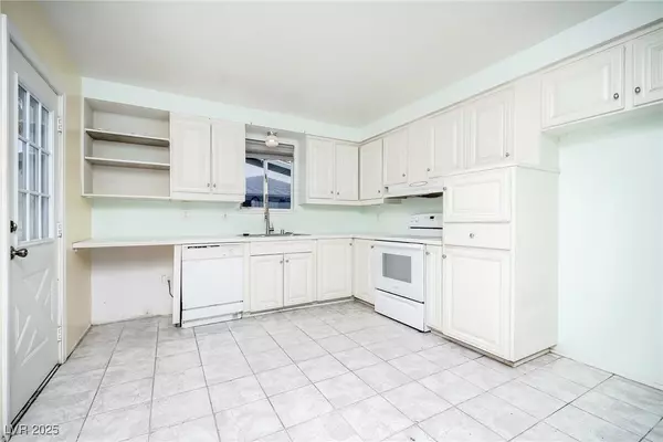 Las Vegas, NV 89146,5408 Longridge AVE