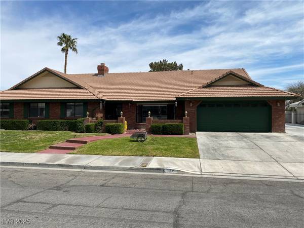 1104 Oak Tree LN, Las Vegas, NV 89108