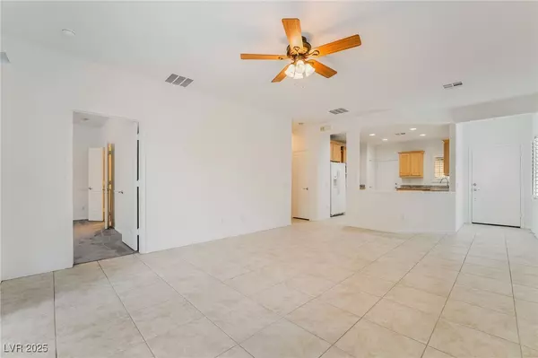 6138 Equine AVE Las Vegas, NV 89122