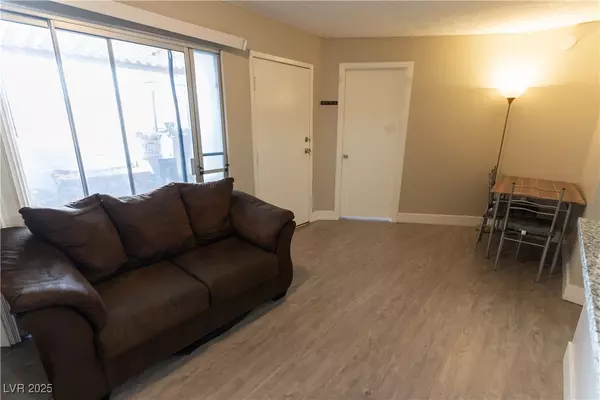 Las Vegas, NV 89119,1467 Hialeah DR #D