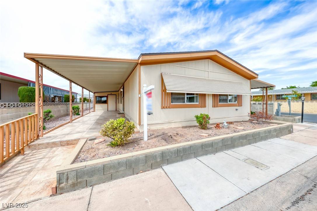3011 Gavilan LN, Las Vegas, NV 89122