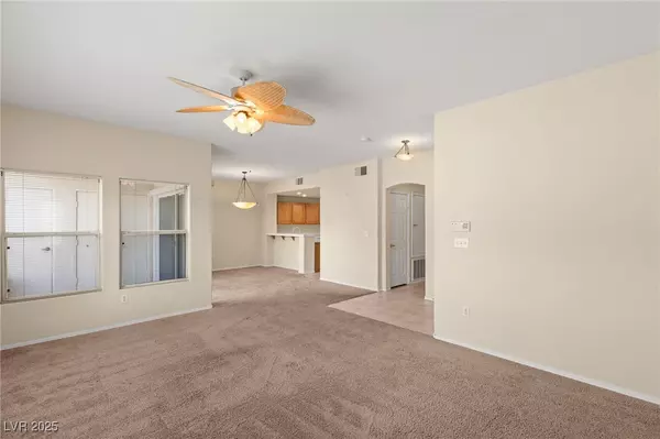 Las Vegas, NV 89144,10730 Amber Ridge DR #205