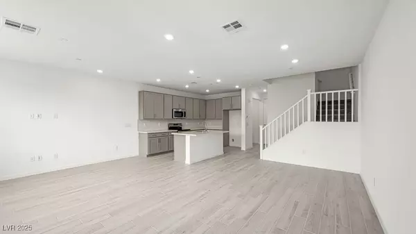 Las Vegas, NV 89138,1452 Melodic Lark LN